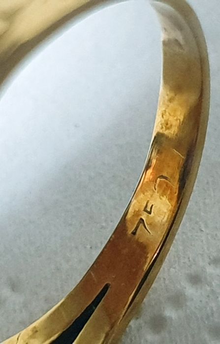 Magnífico antigo anel em ouro 18 K com ametista e diamantes