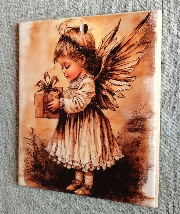 Aniołek na płytce ceramicznej – upominek na święta, chrzest, urodziny