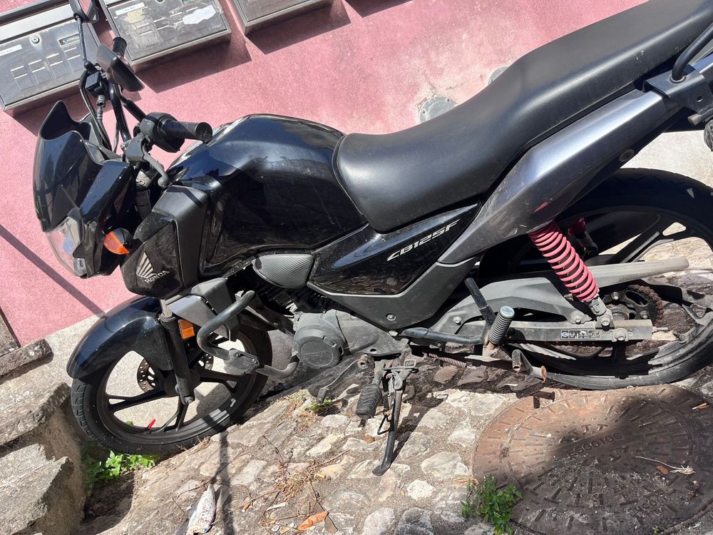 Mota CB125f ano 2022
