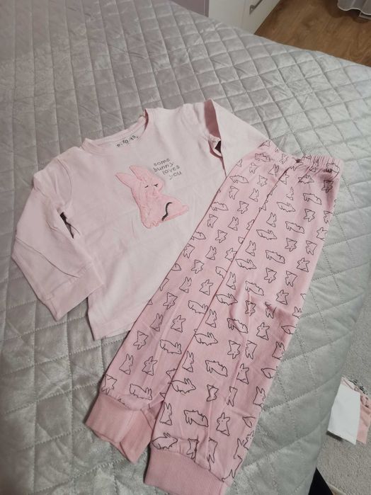Piżama dla dziewczynki rozmiar 98/104