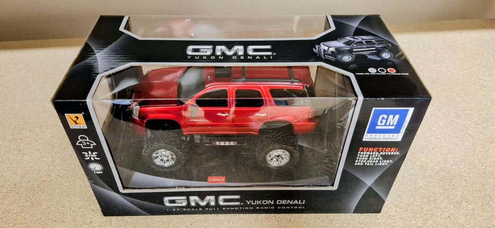 Nowe GMC Yukon Denali skala 1:24 zdalnie sterowane