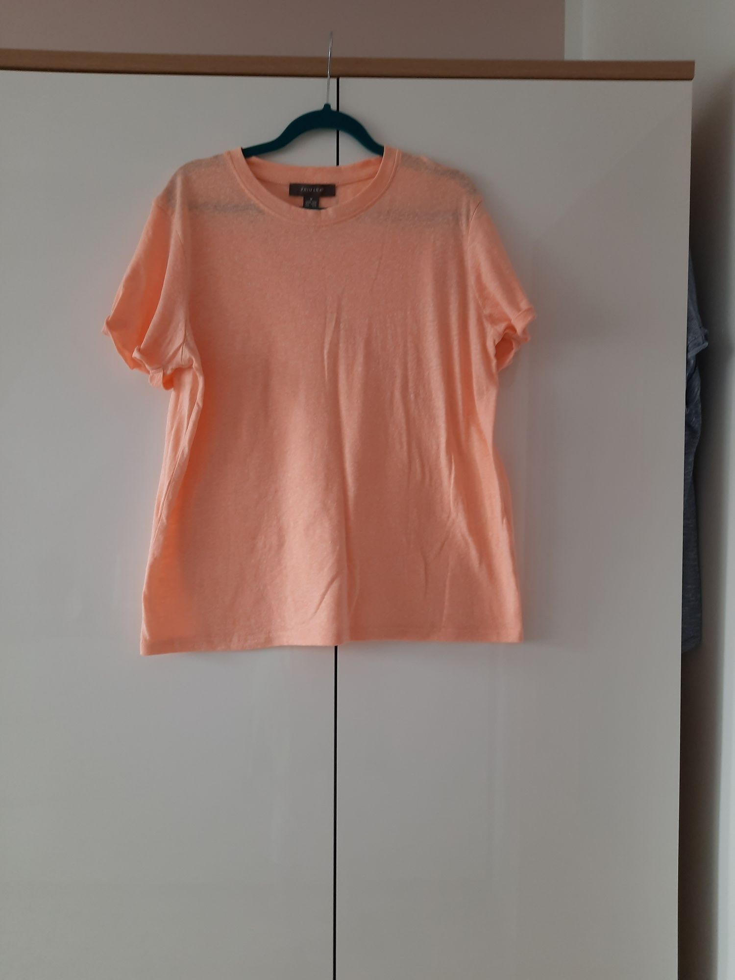 T-shirt w kolorze łososiowym
