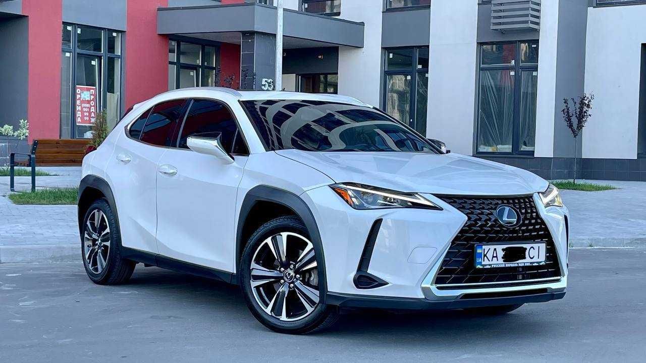 Продам Lexus UX 200 2019