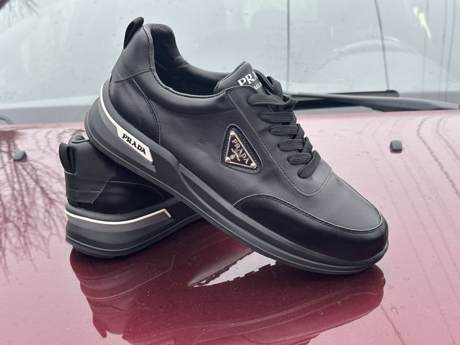Продам кросівки чоловічі Prada