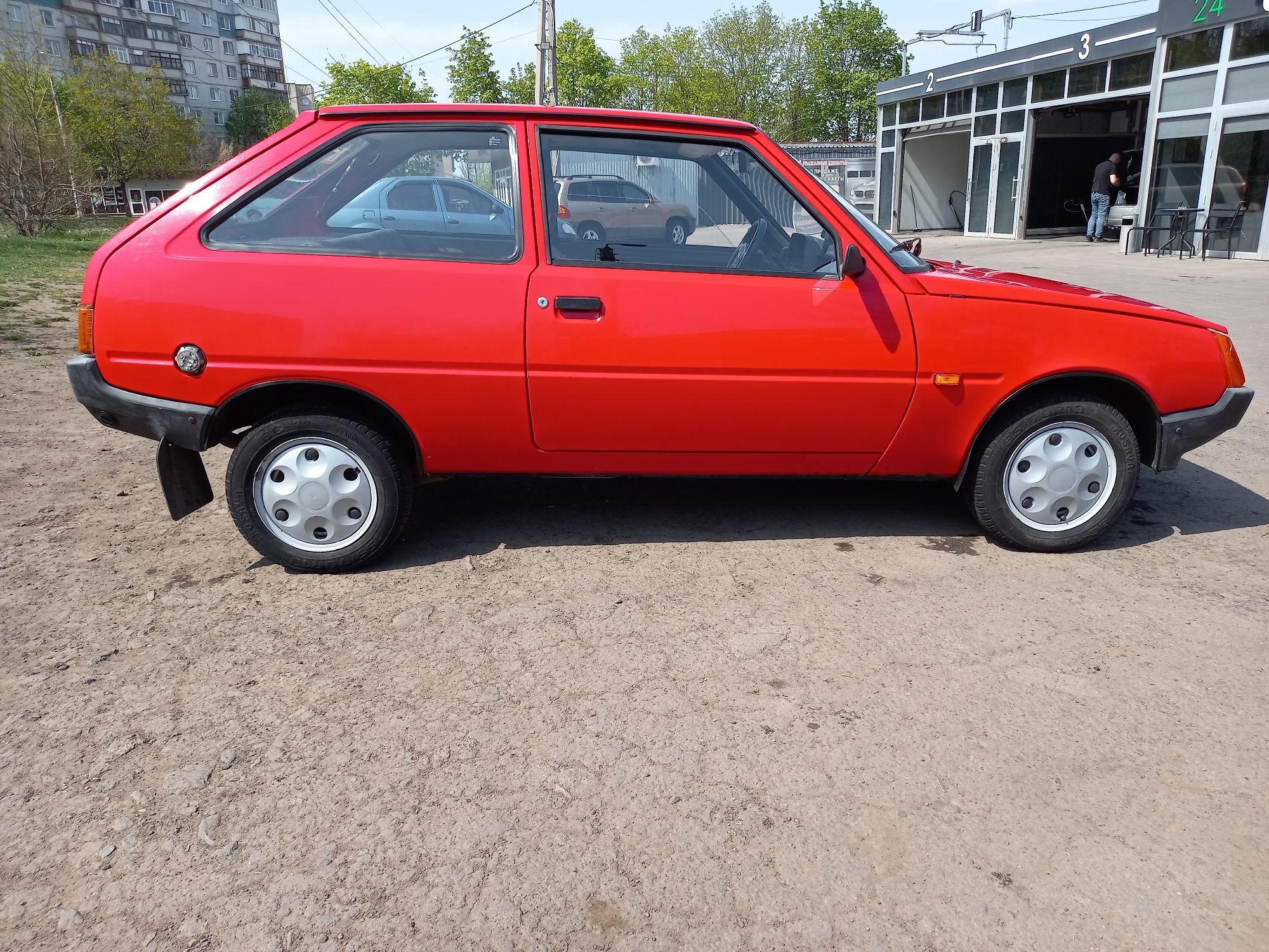 Таврия ЗАЗ 1102 почти новая машина