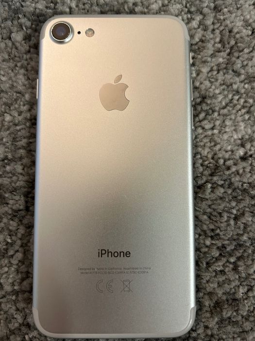 Vendo iPhone 7 32gb branco pérola
