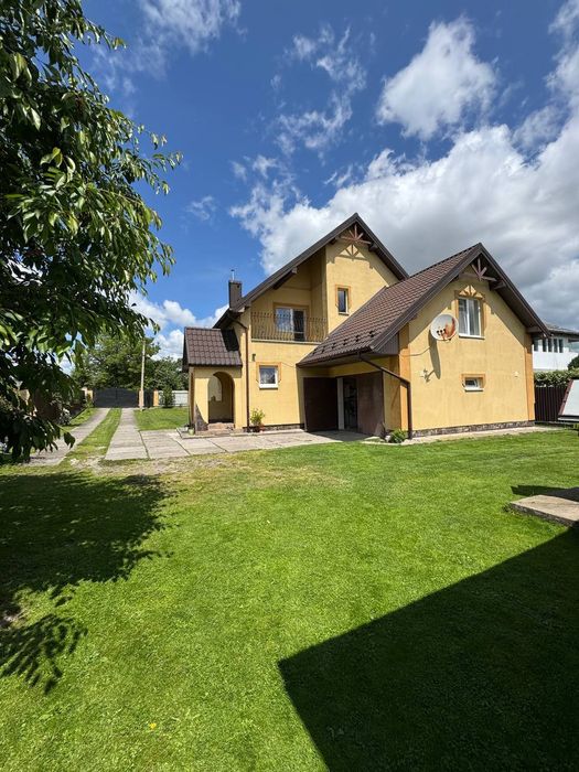 Продаж будинку Лісневицька