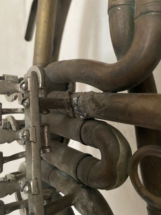 Саксофон музыкальный инструмент