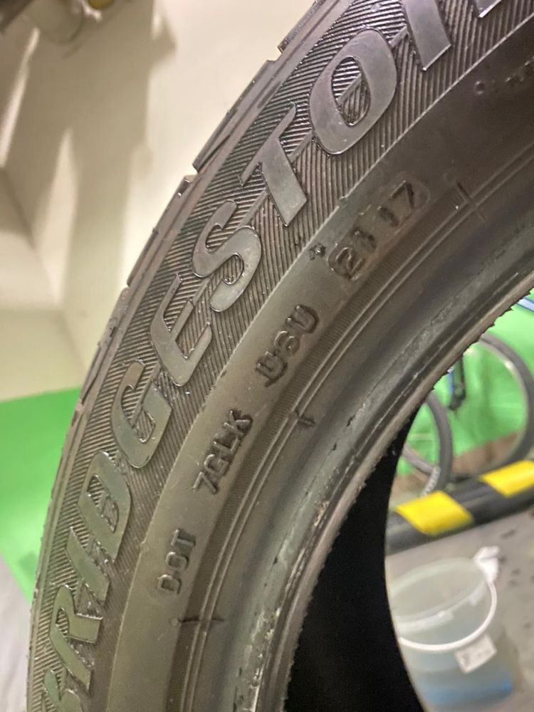 Летняя резина Bridgestone Dueier 305/40 r20 идеал