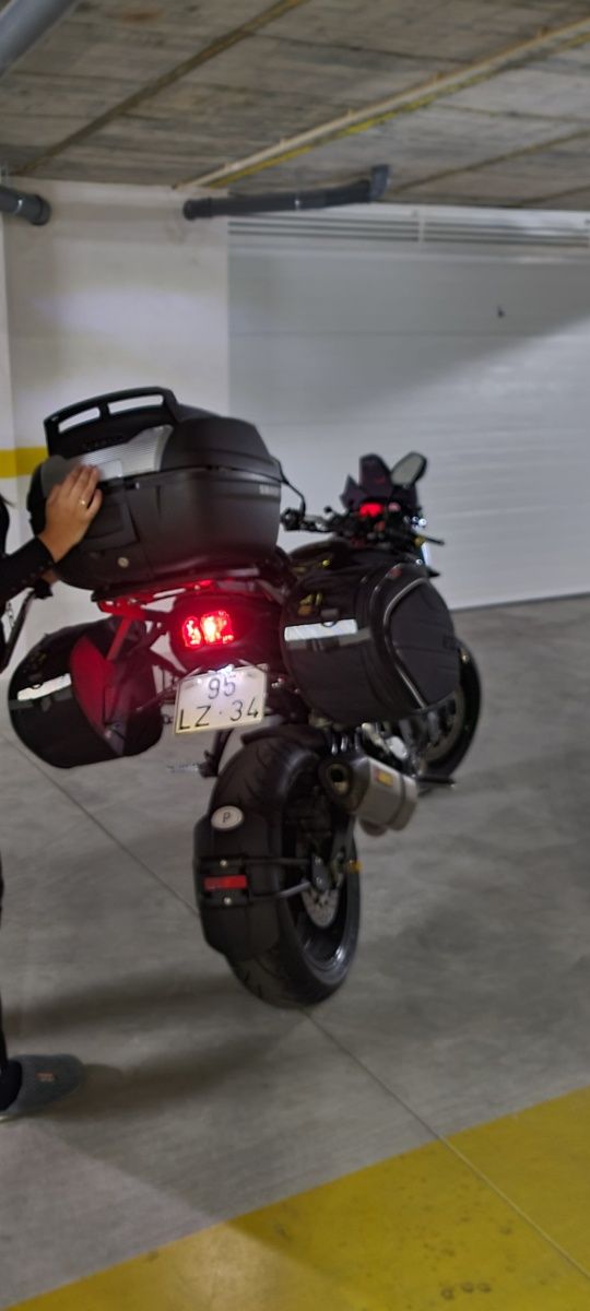 Yamaha FZ8 (Fazer 800)