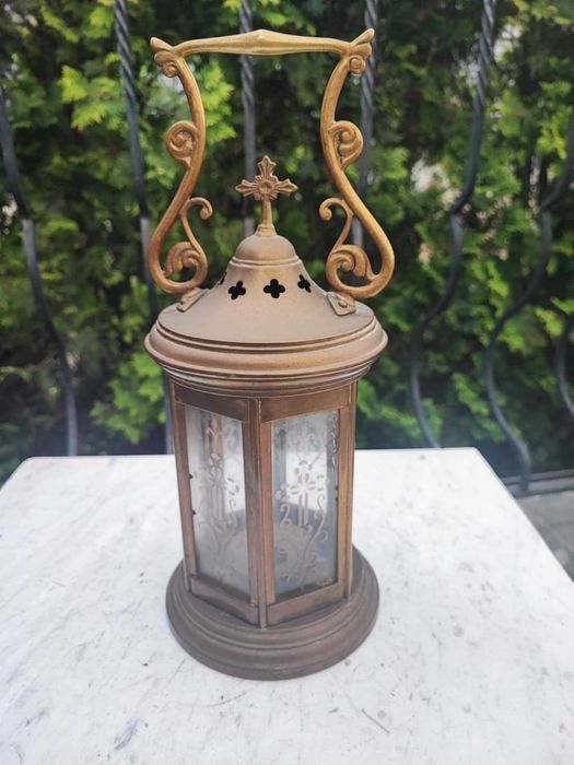 Neogotyk,mosiężna latarnia na świeczkę do kapliczki