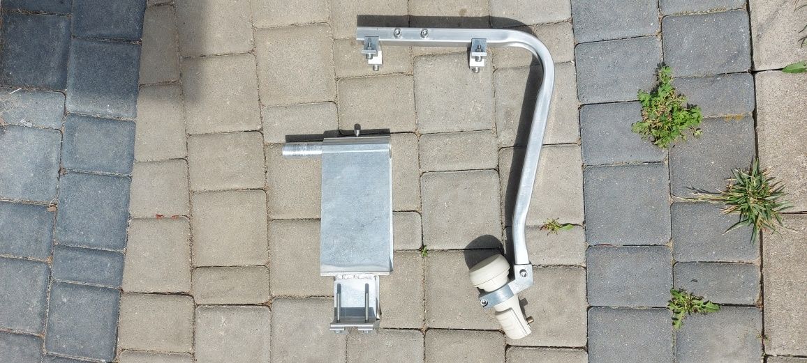 Antena satelitarna ( turystyczna ) Kamper, ciężarówka na przyssawkę.
