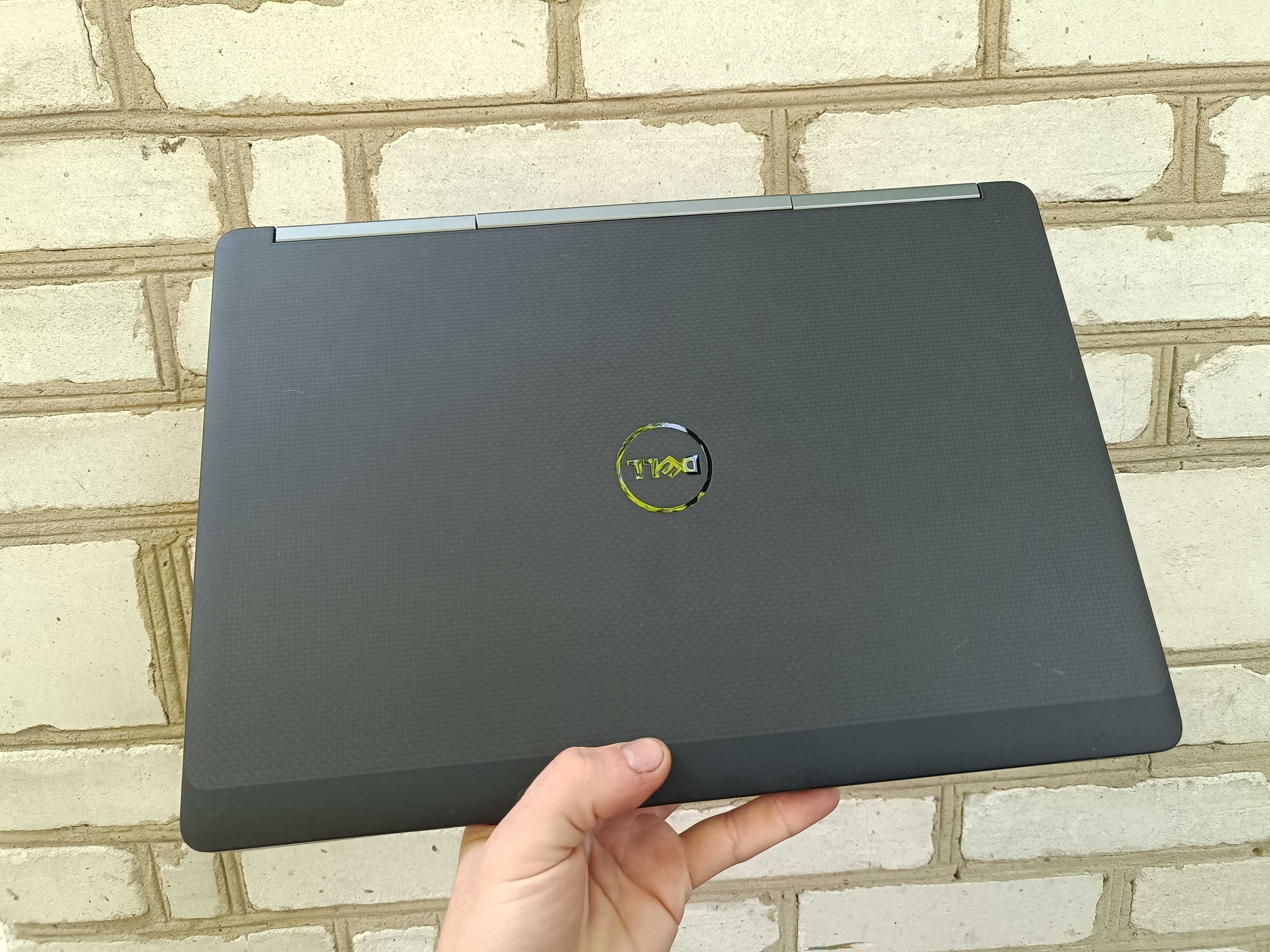 Стан 9/10 Ігровий ноутбук DELL (i7 6820HQ/16/256/Nvidia 4gb)