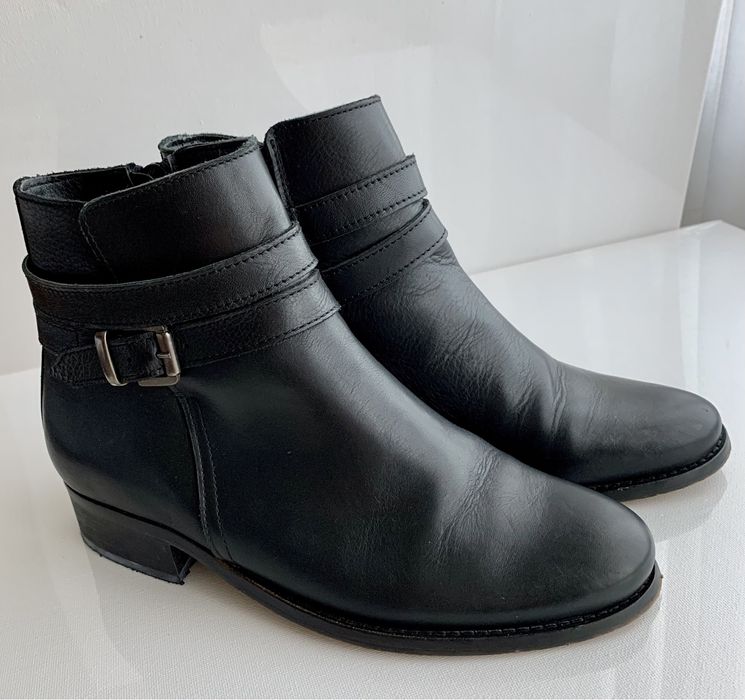 Bota de cano baixo - preto