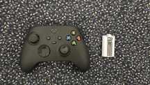 Pad Xbox Series X / S z akumulatorem i ladowarka