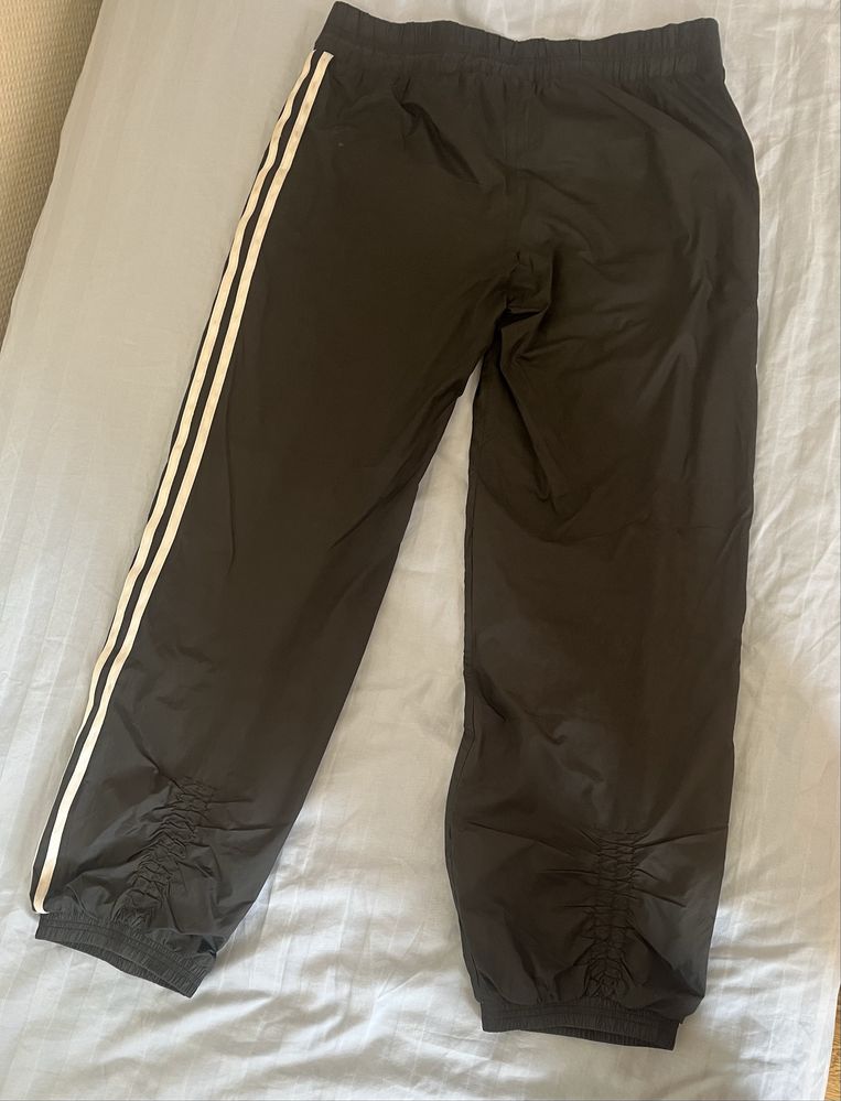 Продаю оригинальные ADIDAS брюки для спорта