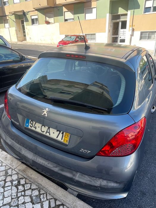 Peugeot 207 - ano de 2006