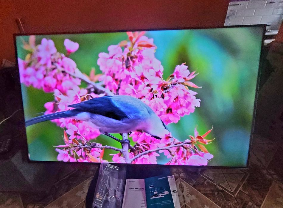 Телевізор Hisense 65 діагональ,стан.