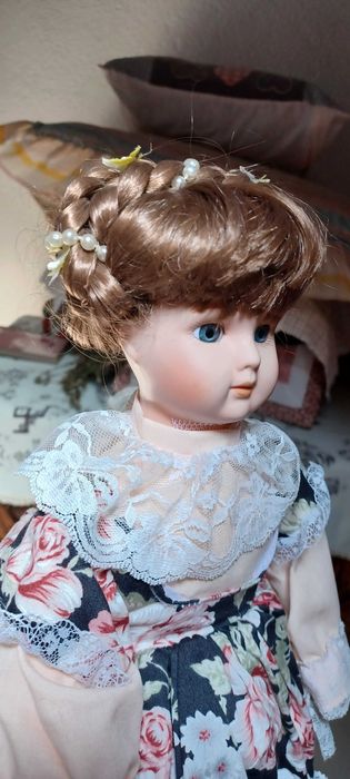 Boneca porcelana coleção