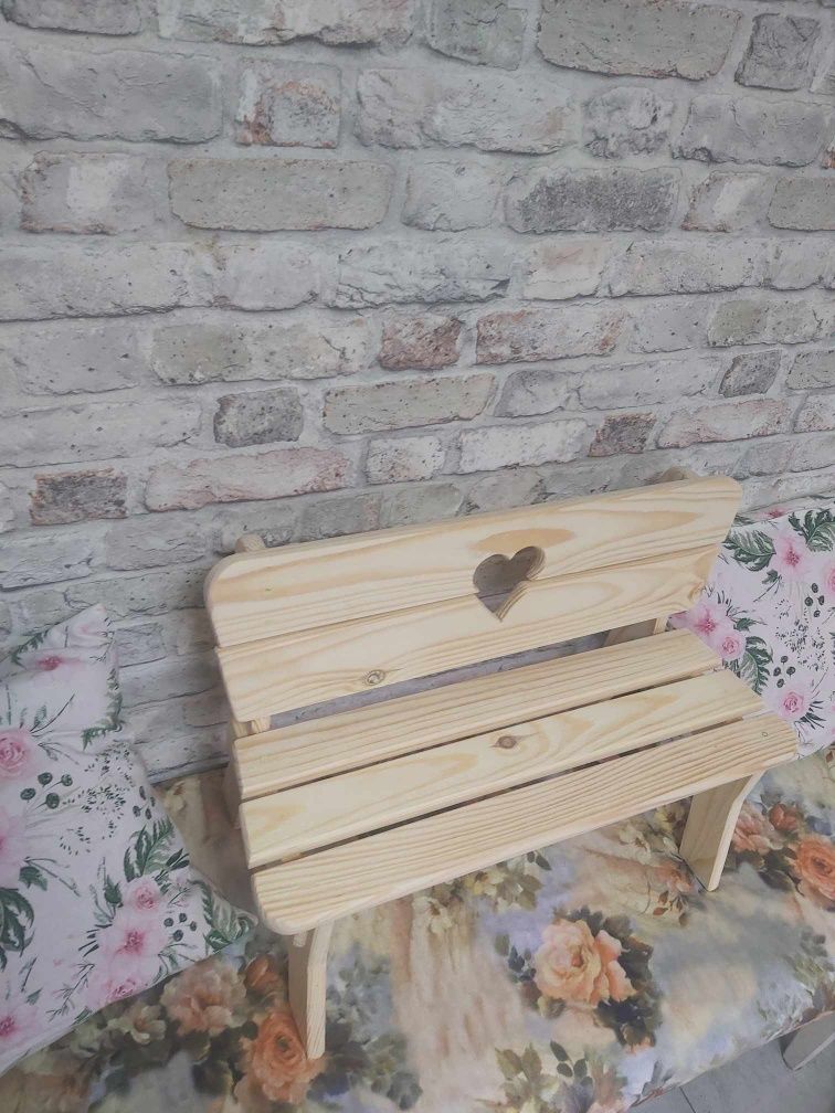 Ławeczka mini dziecięca drewniana rekwizyty do zdjęć