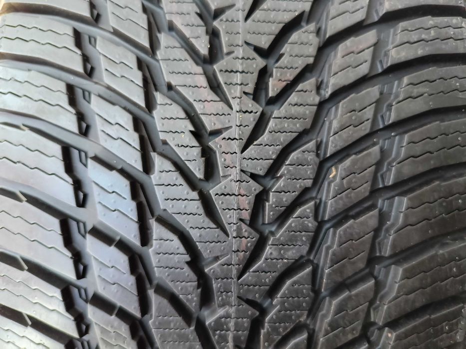 2X 235/40R19 96V Nokian Snowproof 1. 185A