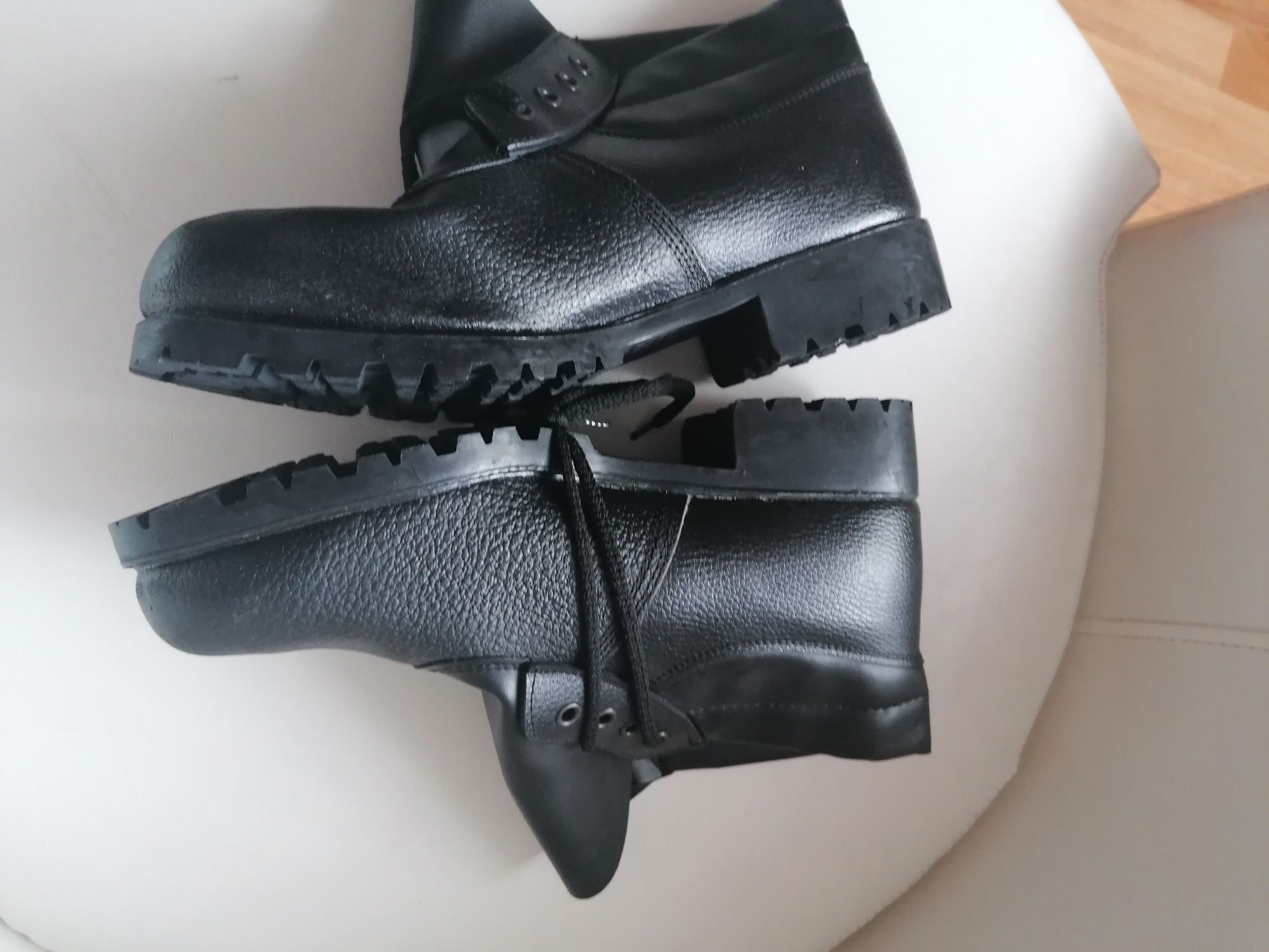 Buty robocze ochronne rozm. 42
