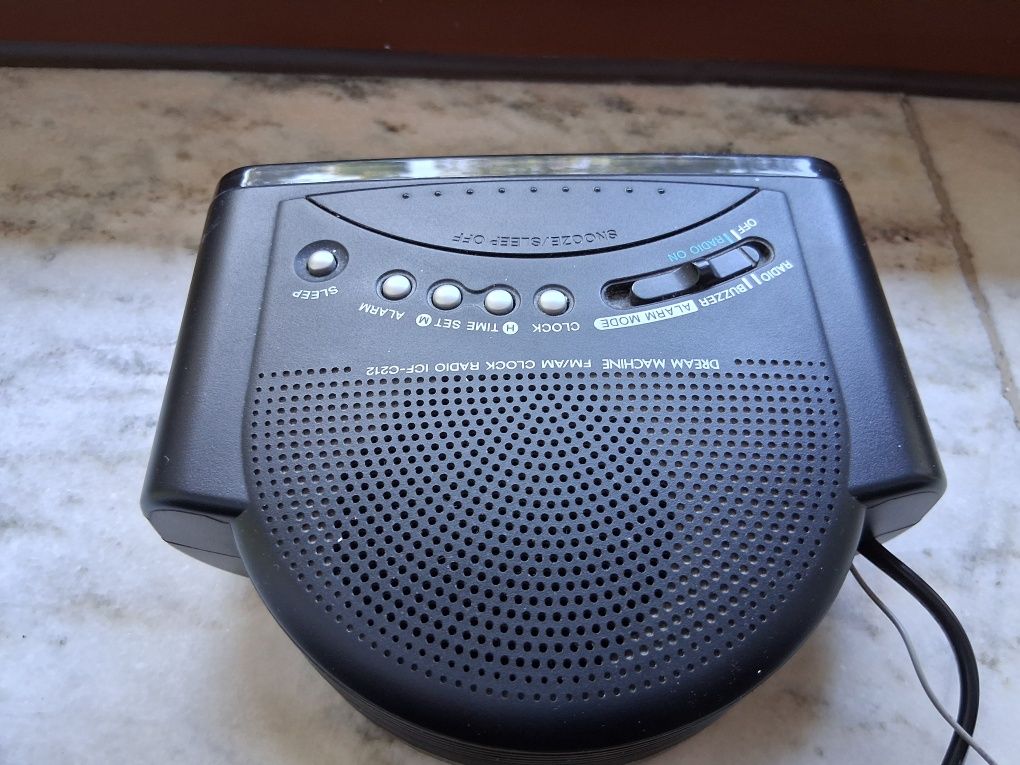 Radiobudzik SONY ICF-C212