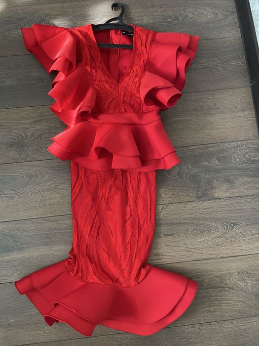 Неймовірна жіноча нарядна сукня