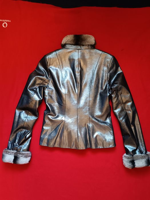 Продам женскую кожаную куртку Турция размер 46