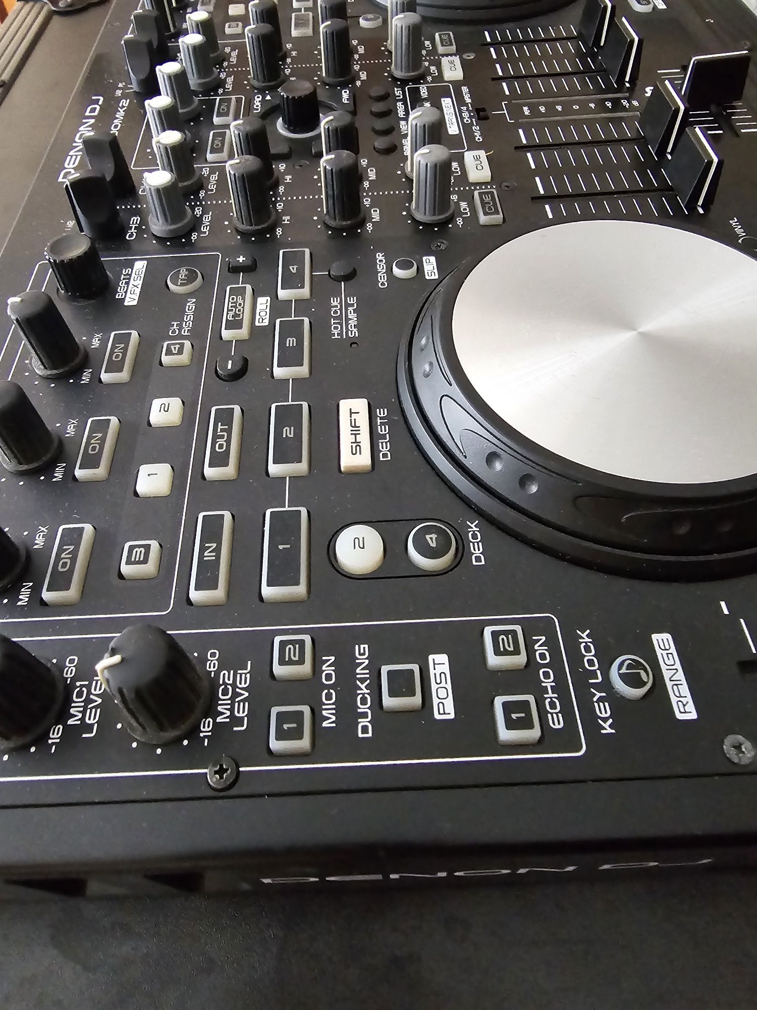 Denon MC6000 MKII