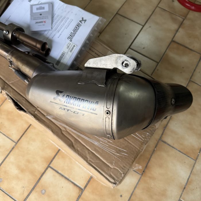Escape Akrapovic Titanium Carbono c/ Gravação a Laser MT07 Euro4
