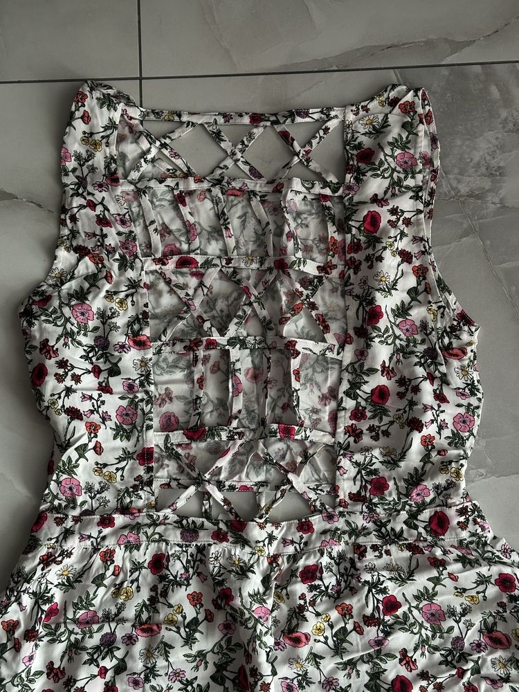 Sprzedam sukienkę damską marki H&M ( rozmiar M )