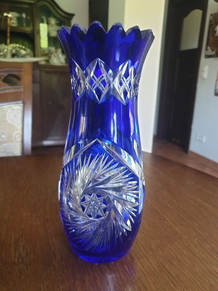 Krysztalowy wazon kobaltowy
