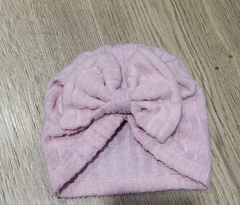 Czapka niemowlęca z kokardką