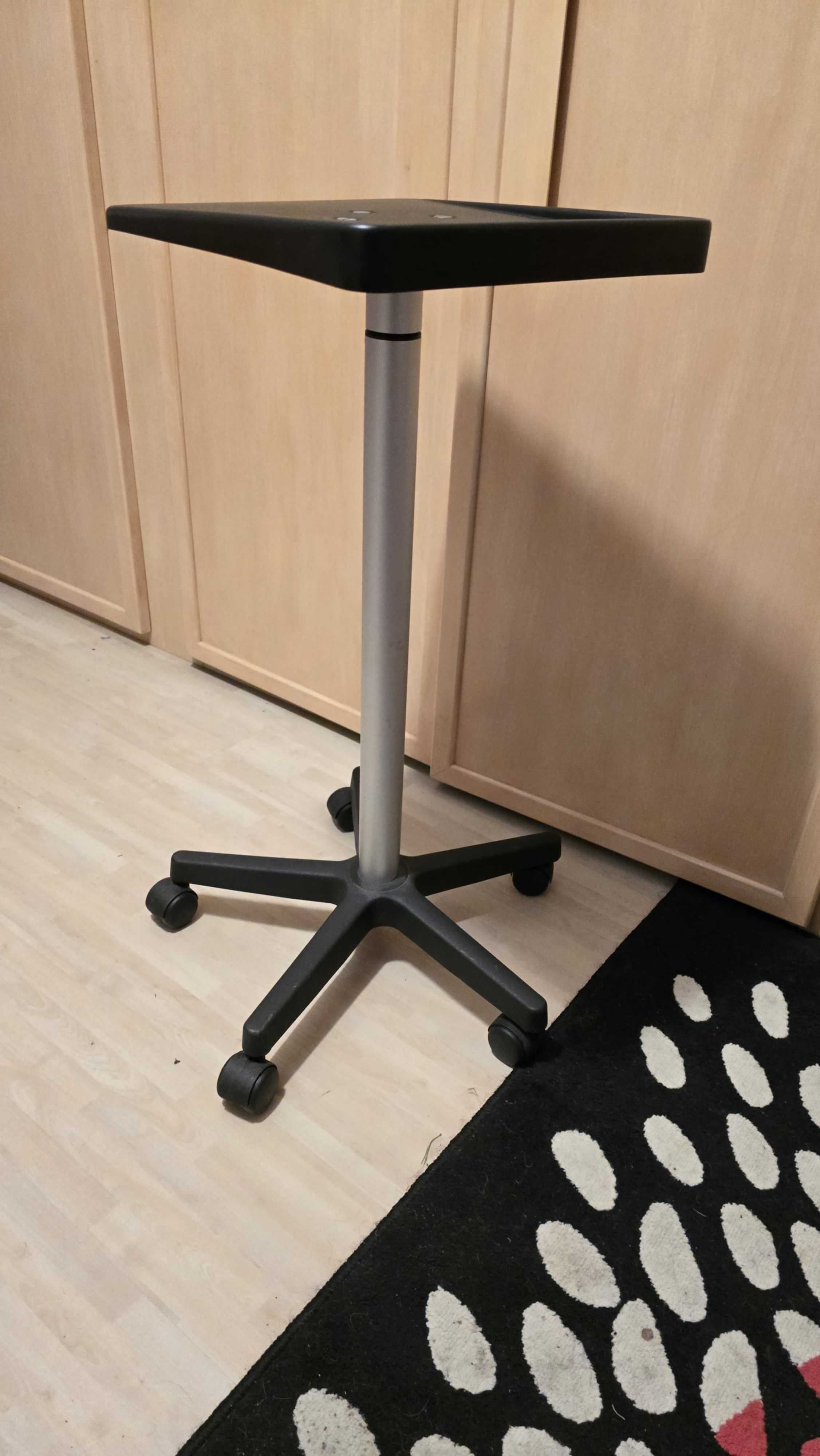 Stojak pod rzutnik projektor