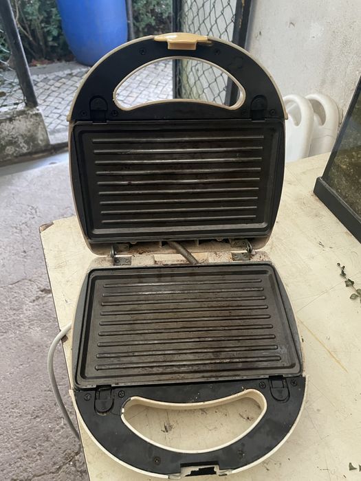 Tostadeira grelhador  proletrix a trabalhar