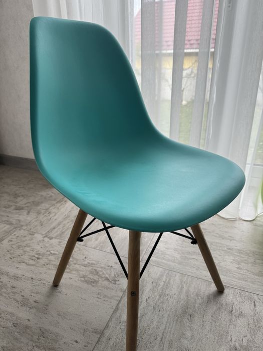 Стільчик в студію,кімнату,кухню