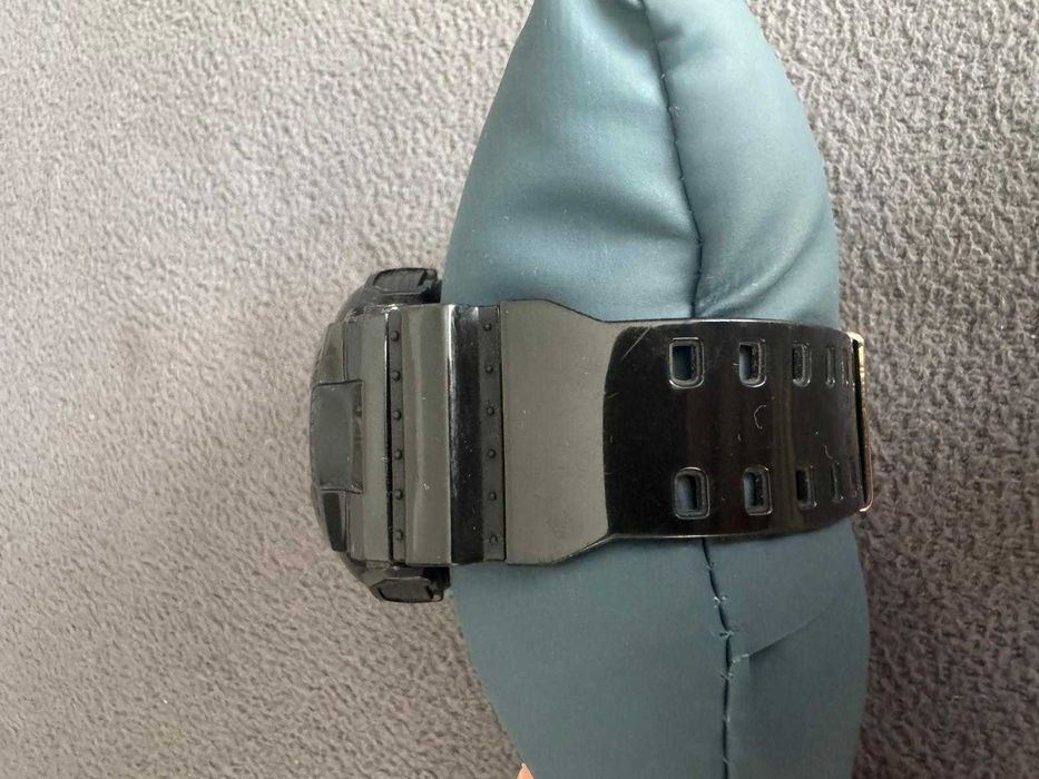 Casio G-Shock GA-110GB-1AER – czarno-złoty