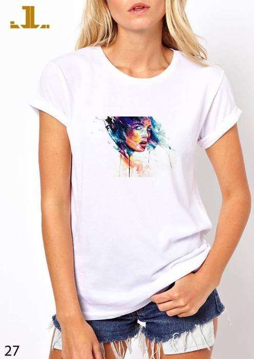 Vende-se t-shirts e Tops com estampagens