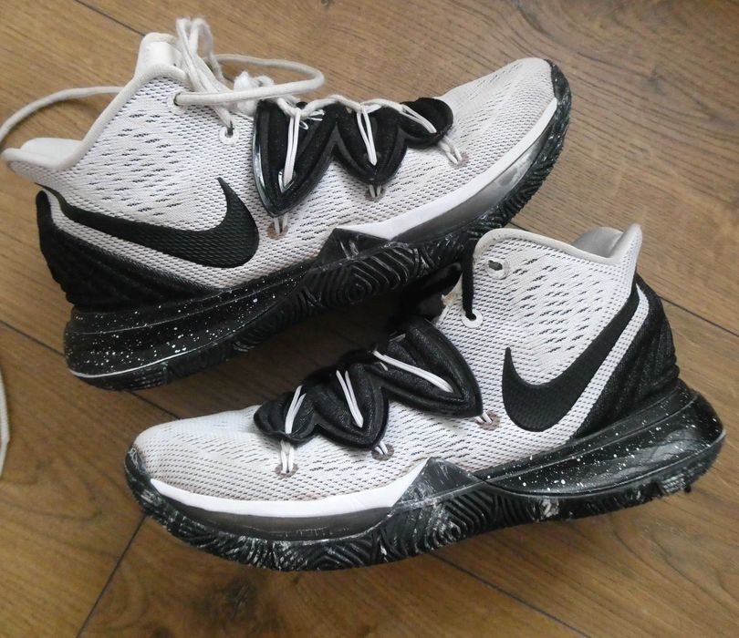 Buty NIKE oreo KYRIE sportowe BASKETBALL rozmiar 42\25 cm