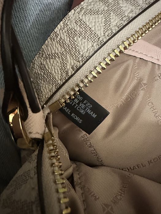 Biało-różowa Torebka Crossbody Michael Kors model “Jet Set” w monogram