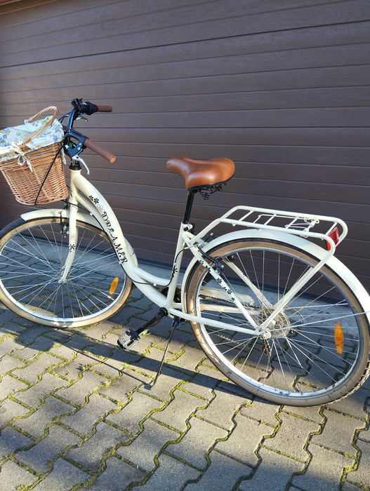 Rower damski miejski stylowy.