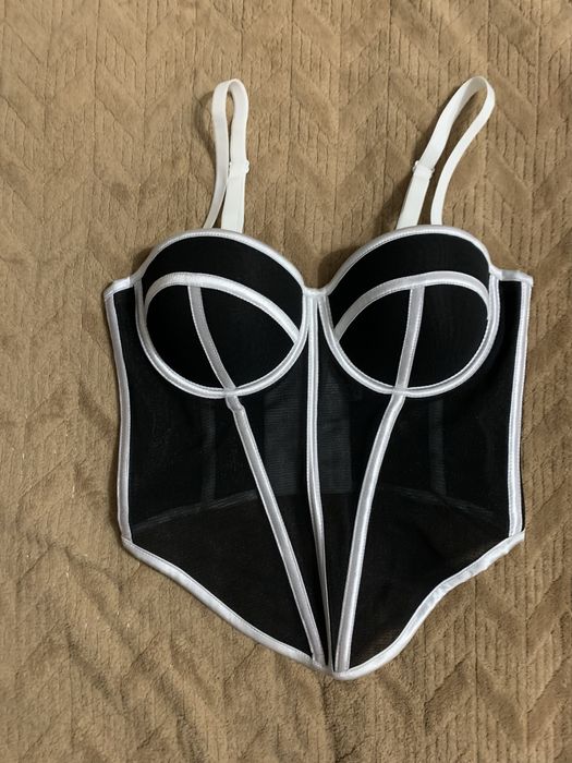 Чорно-білий корсет