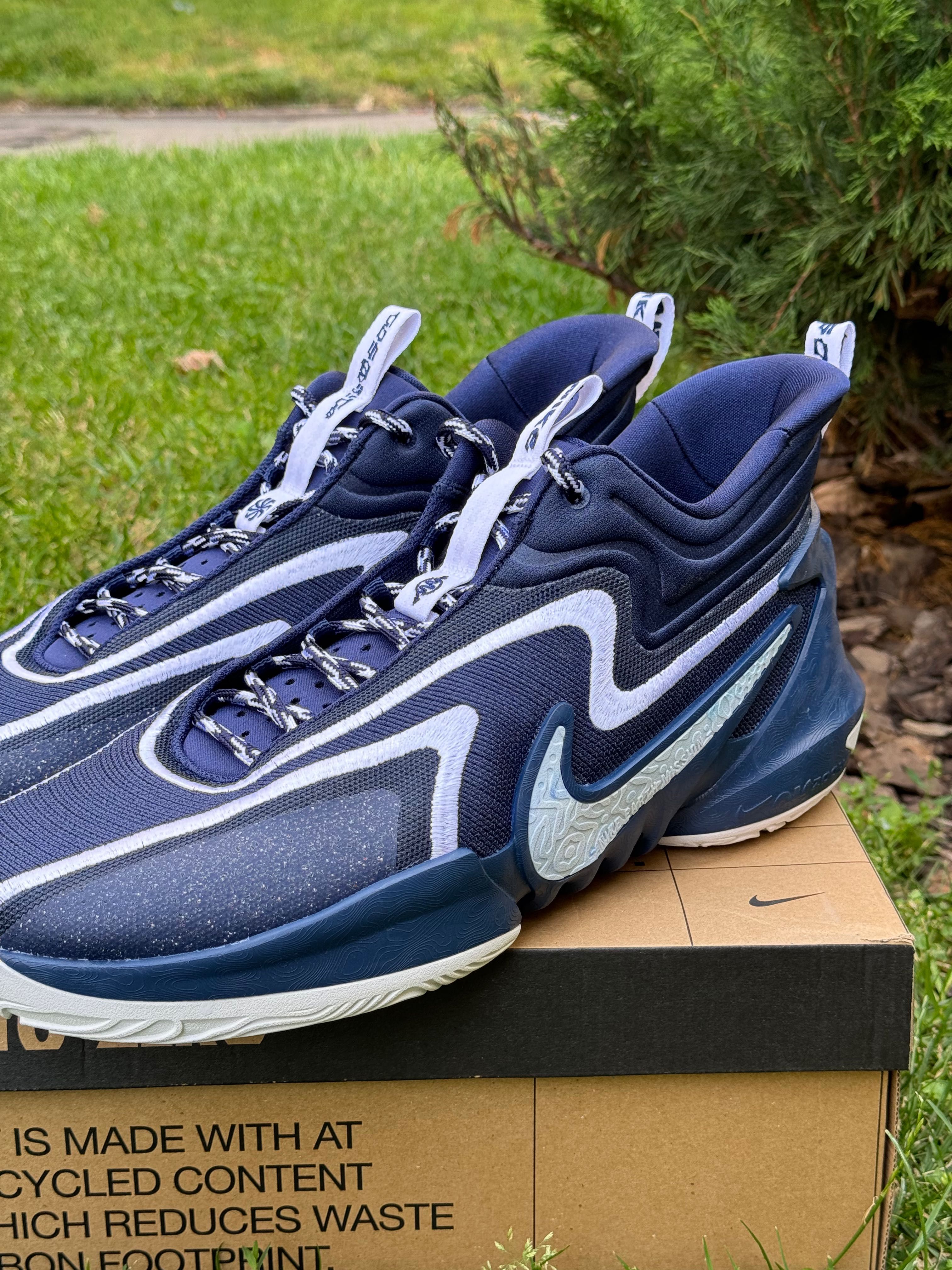 Чоловічі баскетбольні кросівки Nike Cosmic Unity 2 розмір 50,5 та 51,5