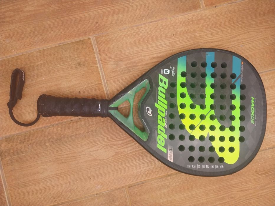 Raquete de Padel Bullpadel usada