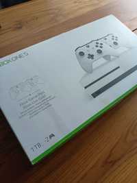 Konsola Xbox one s. Dwa pady , gry,  stan bardzo dobry