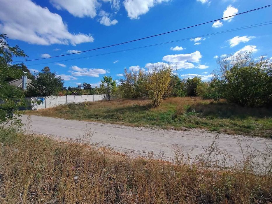 Продам участок Безлюдовка 17 соток, 500м до озера, 5км до Эпицентра