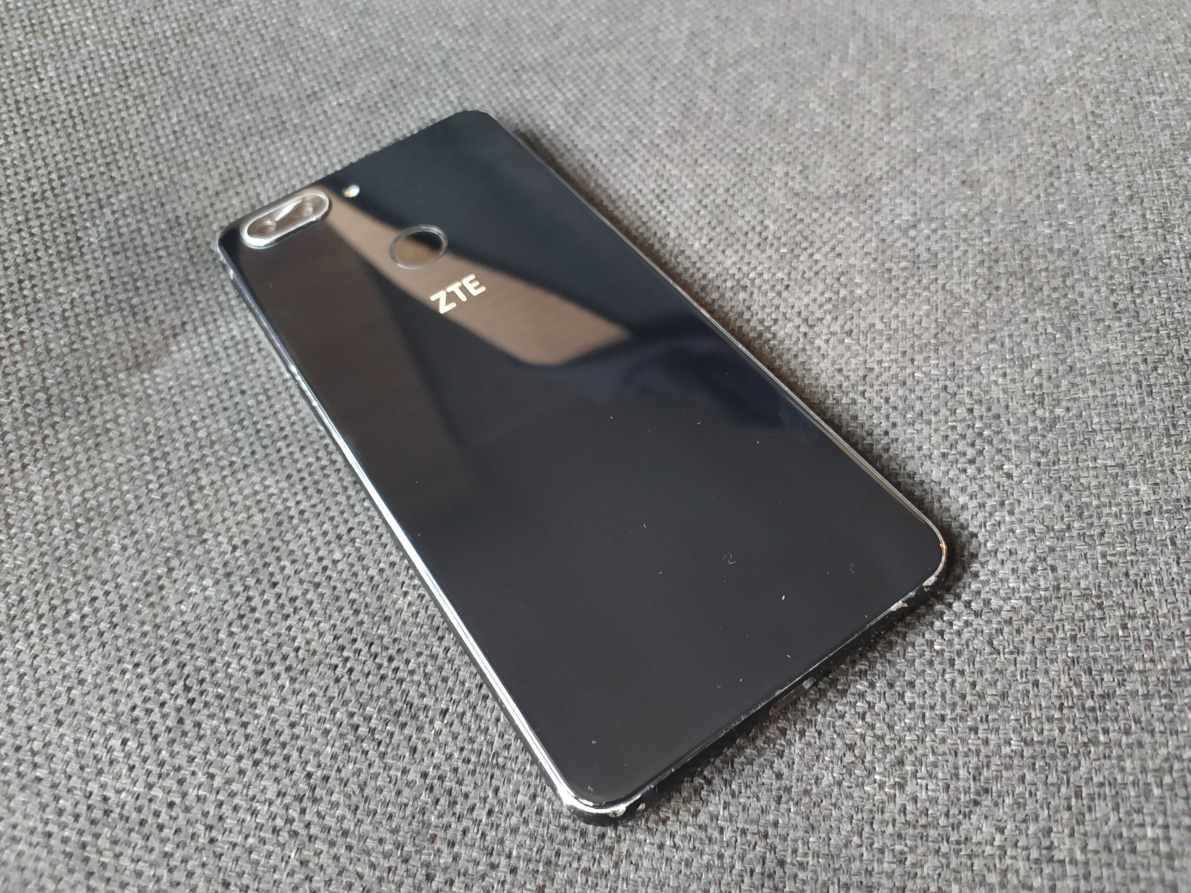 Телефон ZTE Blade V9, 3/32