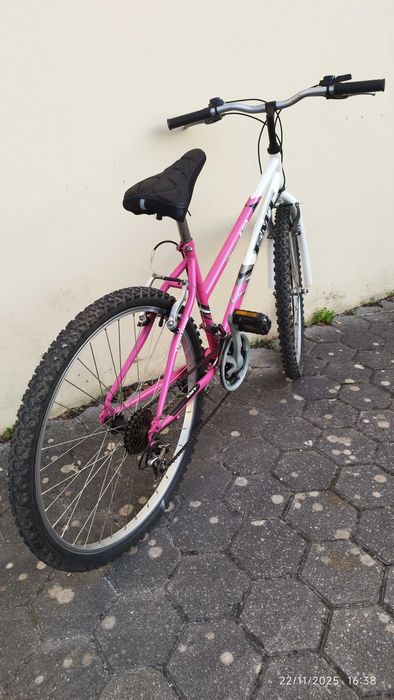 Bicicleta. Valor Negociável.