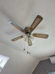 Lampa z wiatrakiem